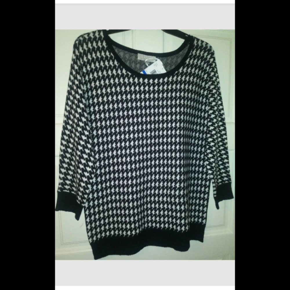 Black & White Women's Sweater